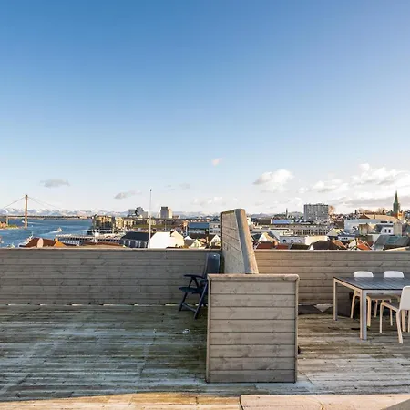 Penthouse, Heart Of Center, High Standard Apartamento *