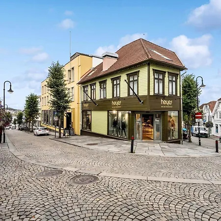 Penthouse, Heart Of Center, High Standard *